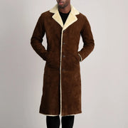 
Yksityiskohtainen lähikuva of Notch & Button Hardware on Kolby Brown Suede Shearling Long Coat