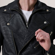 
Sisäpuolen näkymä Showing Quilted Polyester Lining & Kaksi käytännöllistä sisätaskua