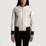 
Silver Sheepskin Leather Bomber Jacket - Takaa istuvilla olkapäillä ja siistillä helmalla