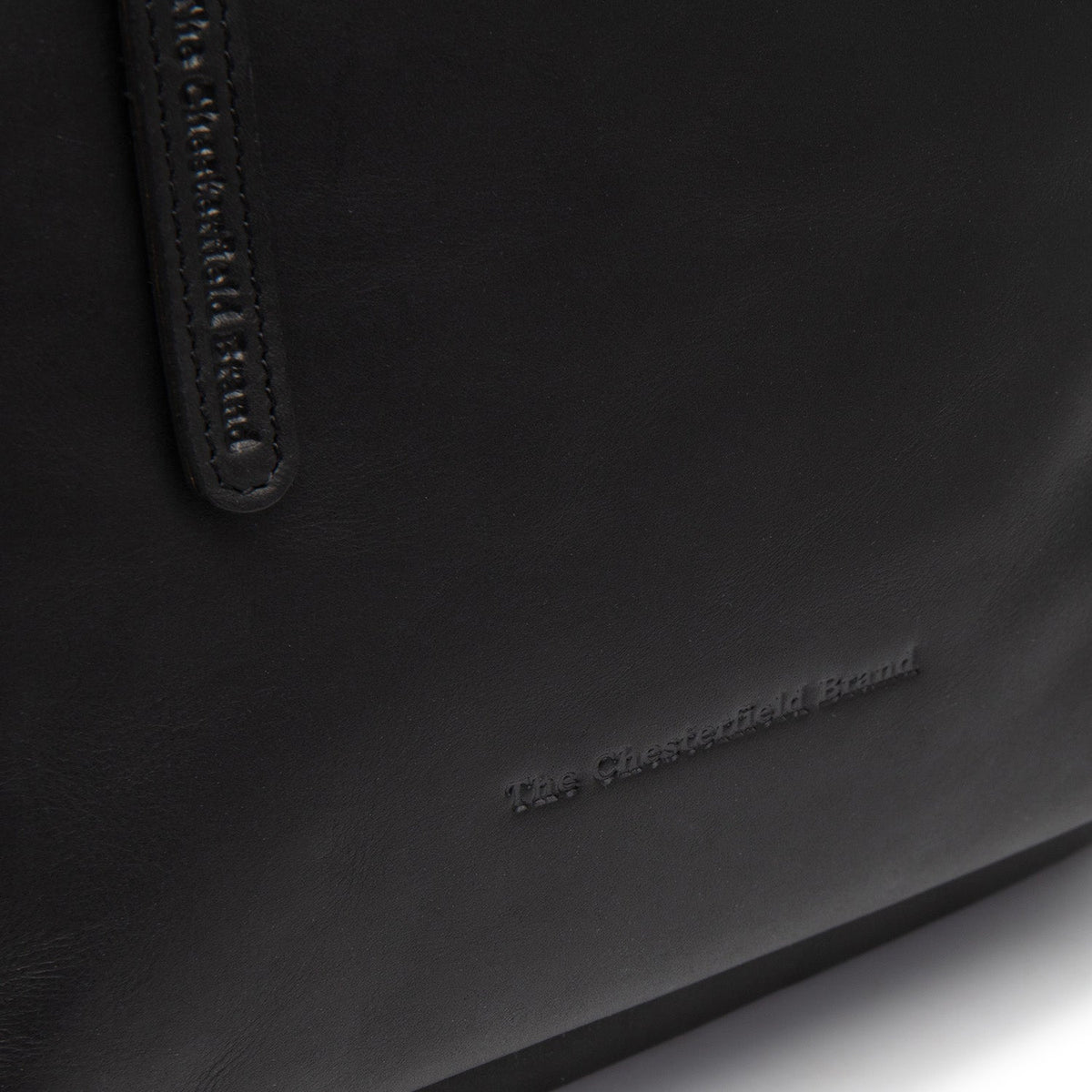 
Sisäpuolen näkymä Showing Dedicated Padded Laptop Sleeve & Multi-Compartment Organization