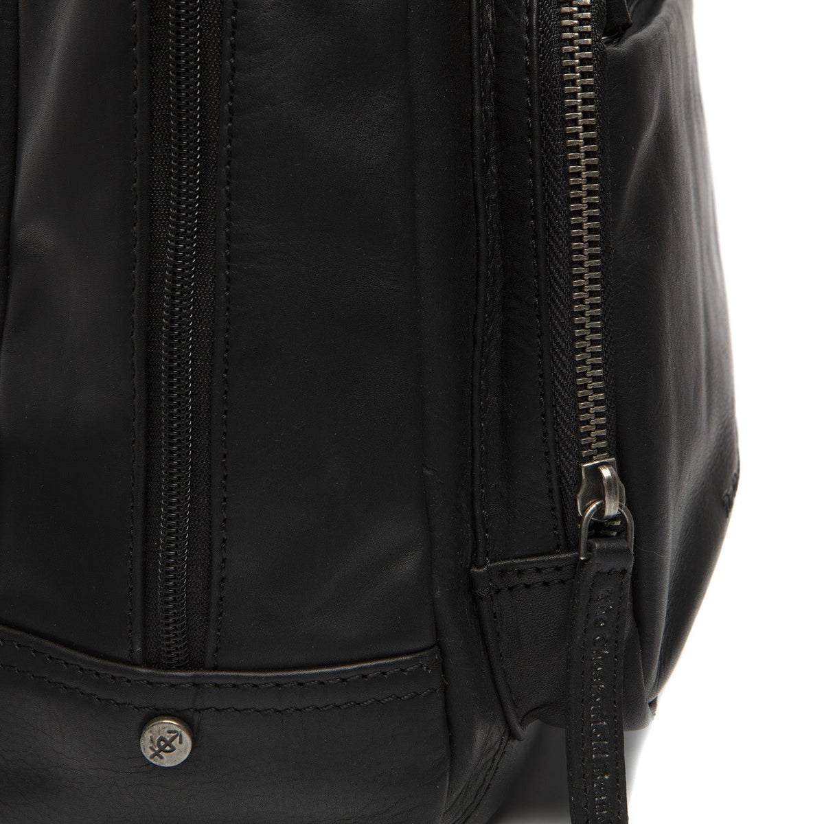 Santana Full-Grain Leather Backpack Naisille - Structured Side Profile Showing Gusset Depth &amp; Expansion Capacity