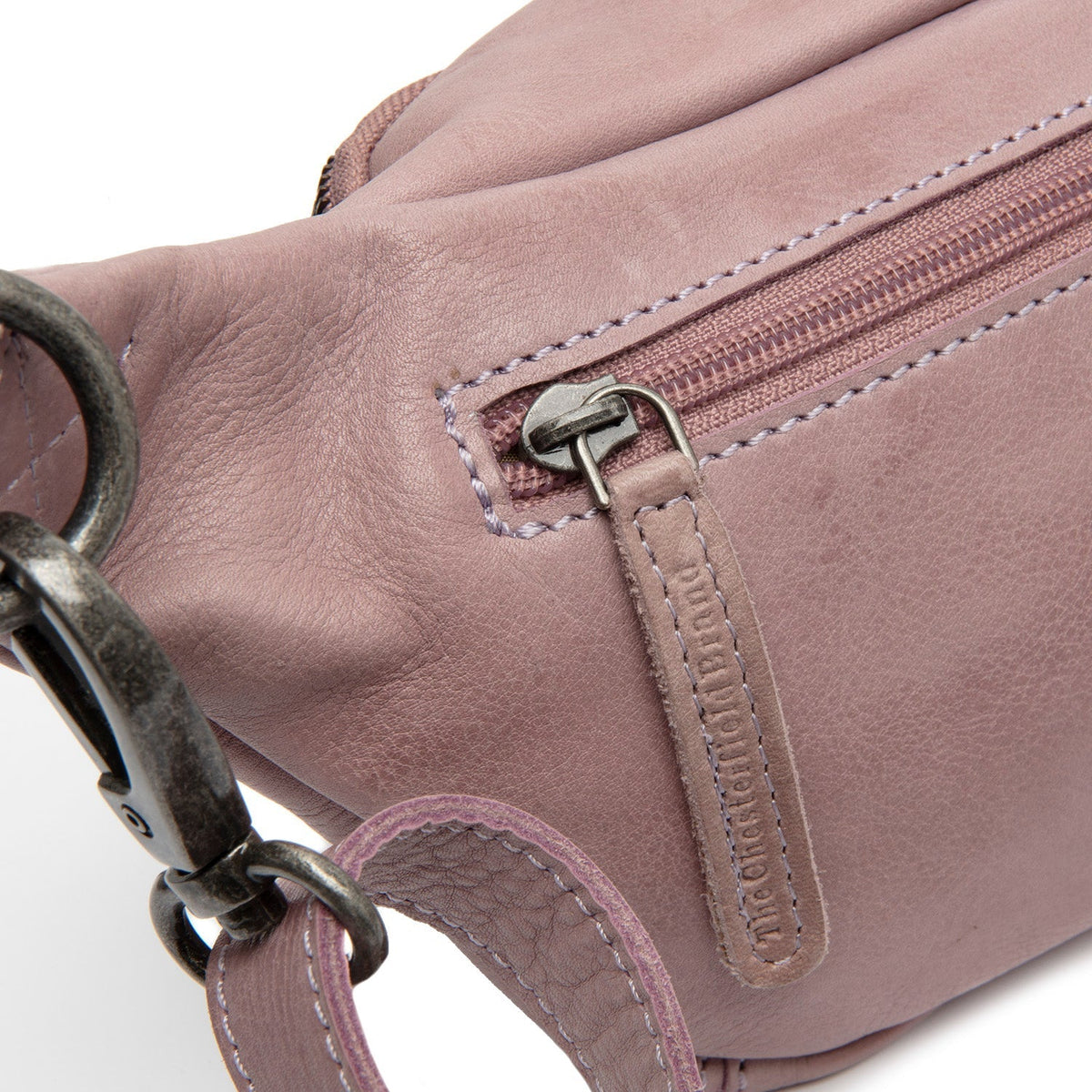 Severo Full-Grain Leather Belt Bag Naisille - Structured Side Profile Showing Gusset Depth &amp; Expansion Capacity