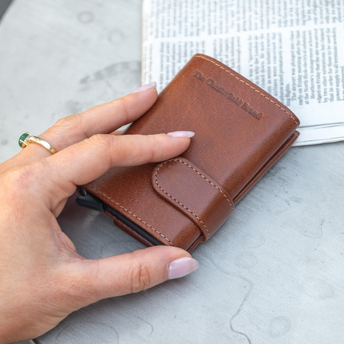 Mannheim Full-Grain Leather Card Holder Naisille – alternate product view 2