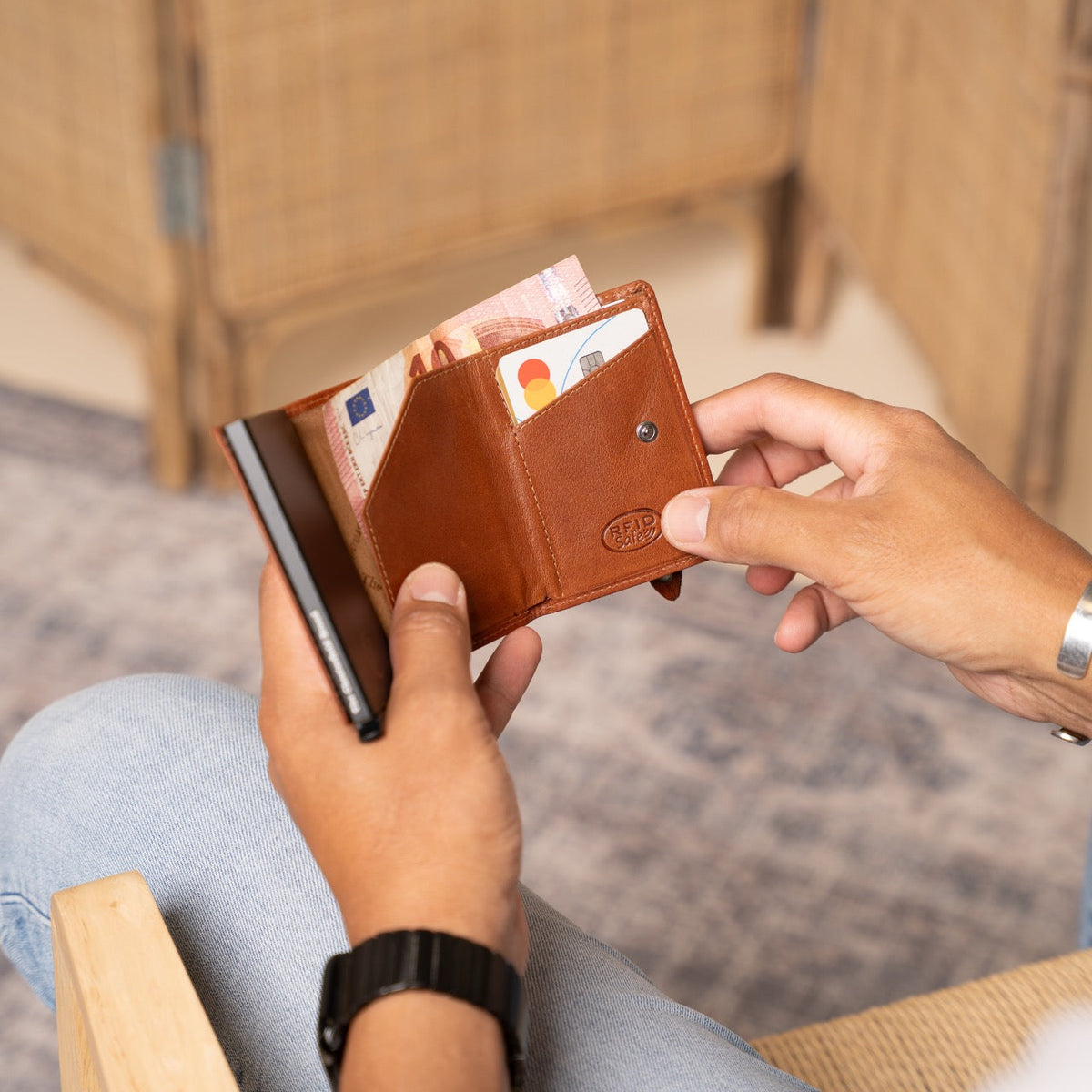 Paris Full-Grain Leather Card Holder Naisille – alternate product view 3