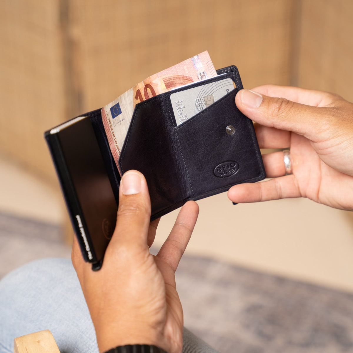 Paris Full-Grain Leather Card Holder Naisille – alternate product view 3