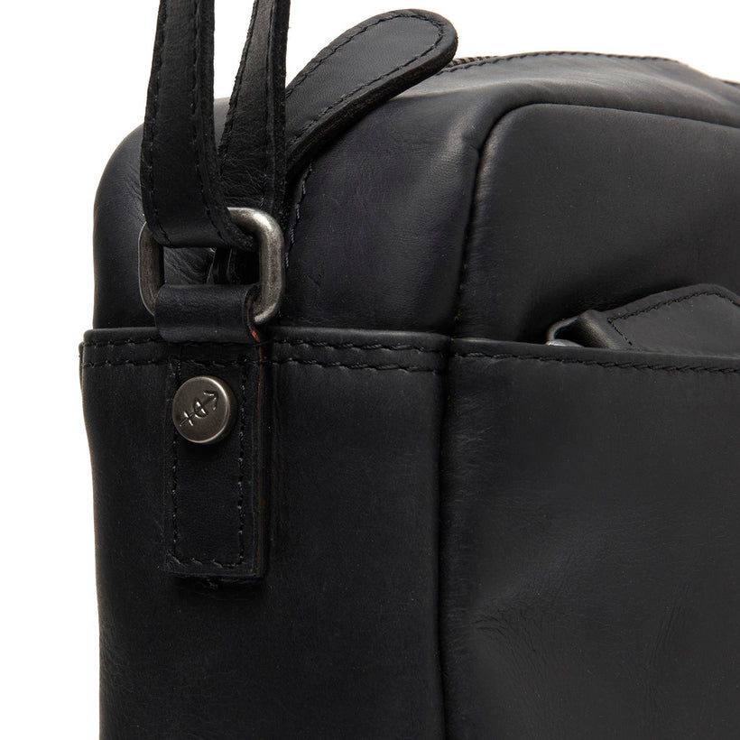 Arona Full-Grain Leather Crossbody Bag Naisille