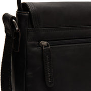 
Sisäpuolen näkymä Showing Dedicated Padded Laptop Sleeve & Multi-Compartment Organization