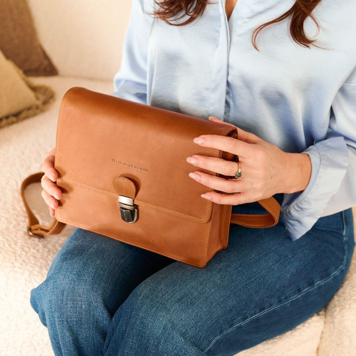 Lunor Full-Grain Leather Crossbody Bag Naisille – alternate product view 3