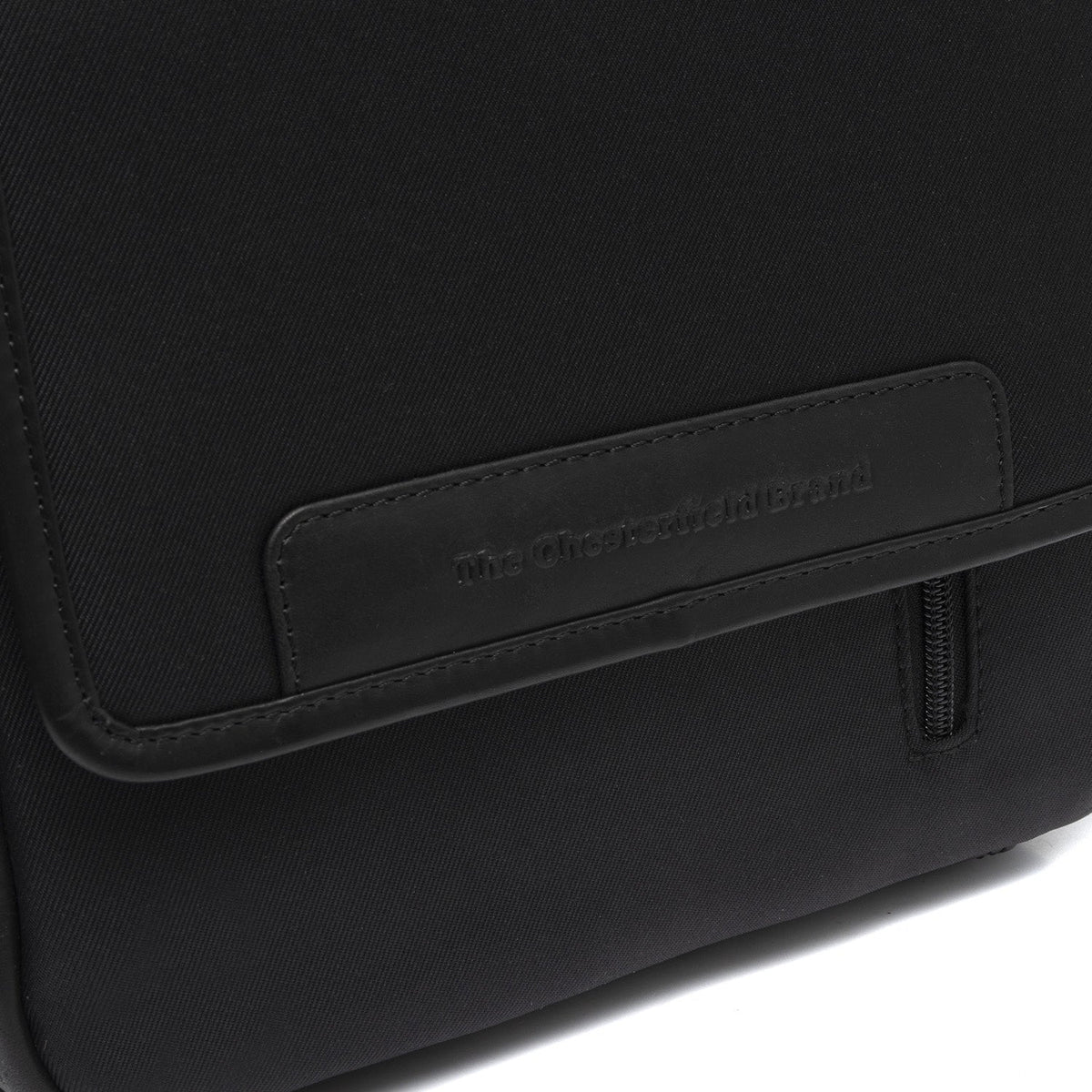 
Sisäpuolen näkymä Showing Dedicated Padded Laptop Sleeve & Multi-Compartment Organization