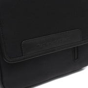 
Sisäpuolen näkymä Showing Dedicated Padded Laptop Sleeve & Multi-Compartment Organization