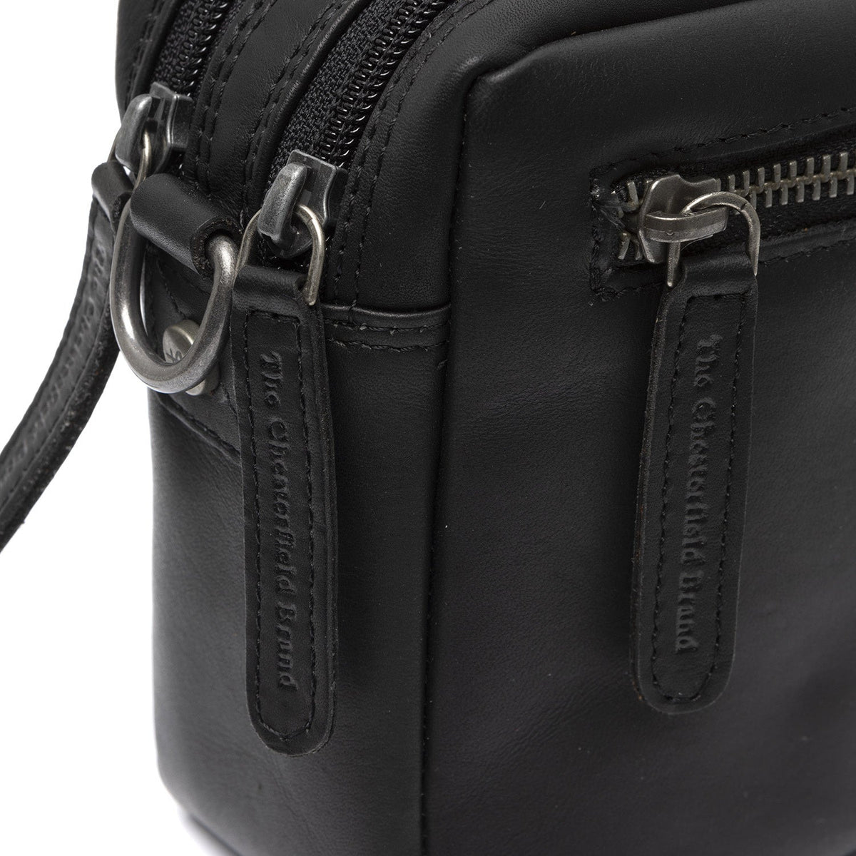 
Samui Nahkainen crossbody-laukku - Rakenteellinen sivuprofiili ja tilavuus