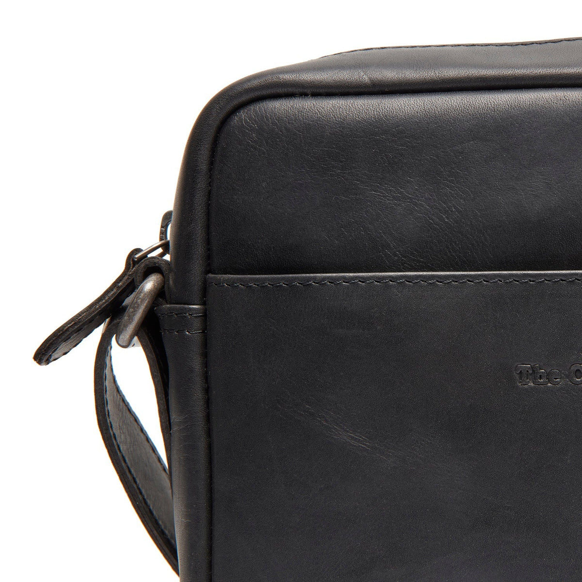 
Westmere Nahkainen crossbody-laukku - Rakenteellinen sivuprofiili ja tilavuus