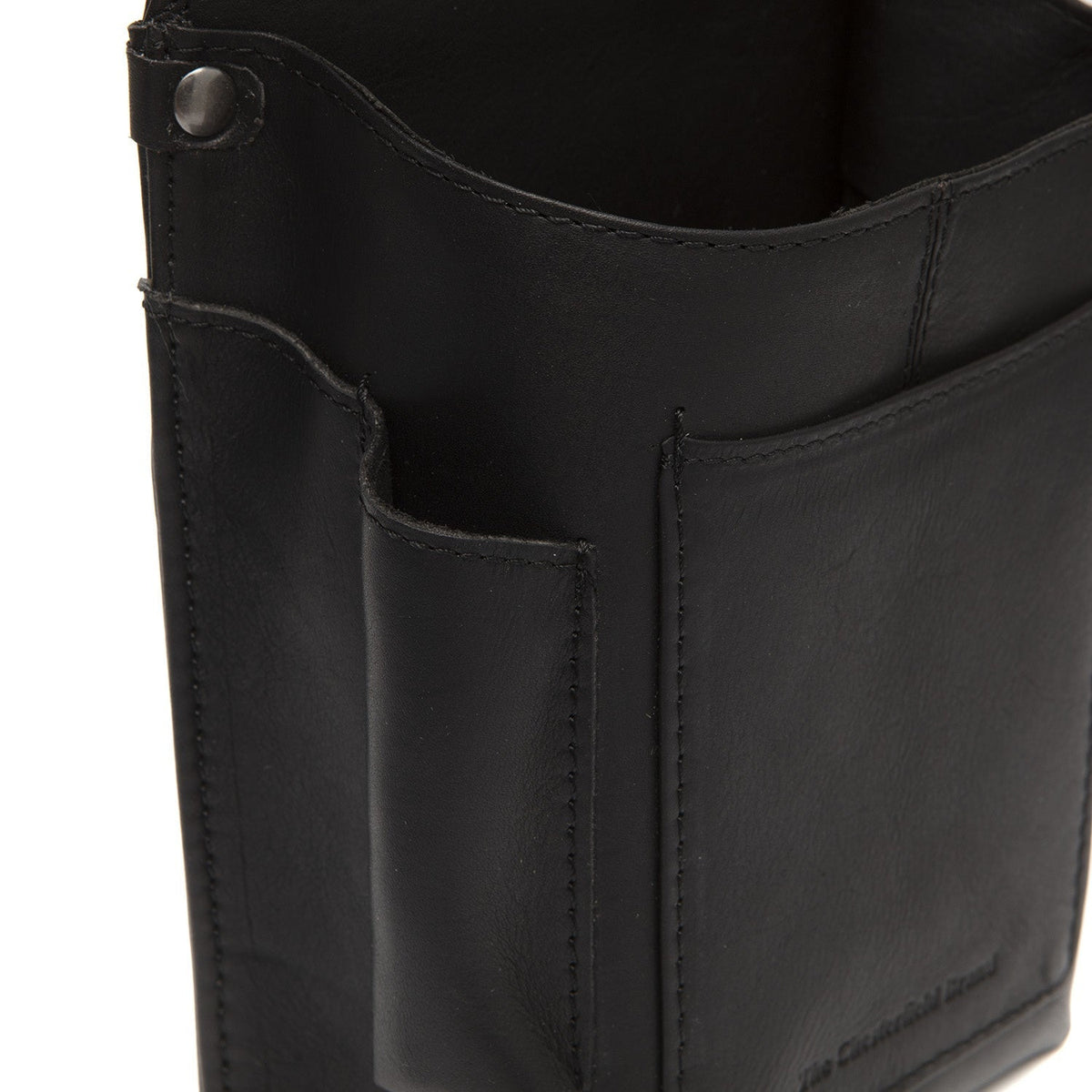 
Solid Antique Brass Hardware & Heavy-Duty Dual Zipper Detail on Taiwan Pintanahka Waiter Nahkalompakko Holster