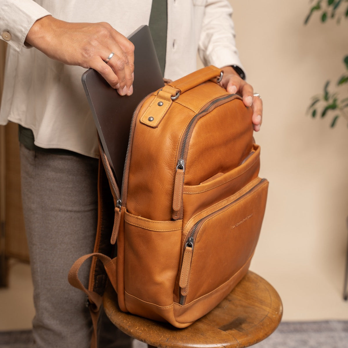 Austin Full-Grain Leather Laptop Backpack Naisille – alternate product view 3
