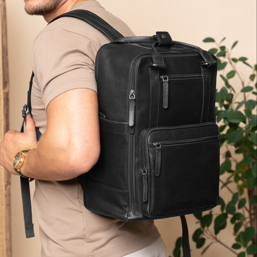 Calden Full-Grain Leather Laptop Backpack Naisille