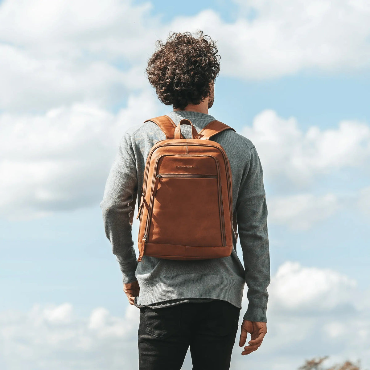 Detroit Full-Grain Leather Laptop Backpack Naisille – alternate product view 3