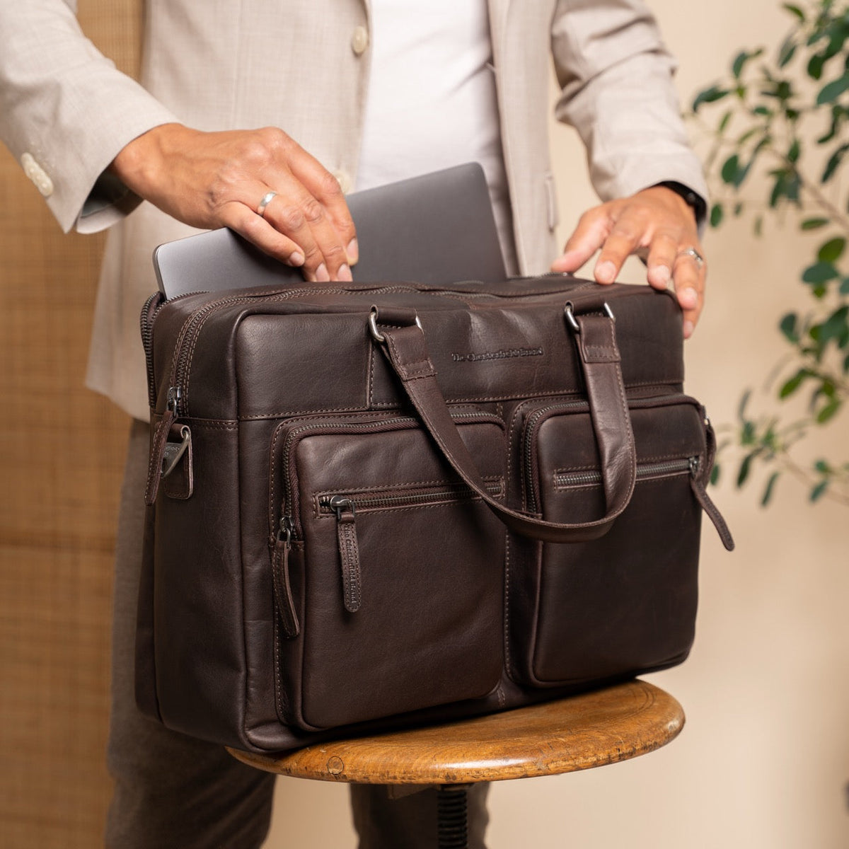 Misha Full-Grain Leather Laptop Bag Naisille – alternate product view 3