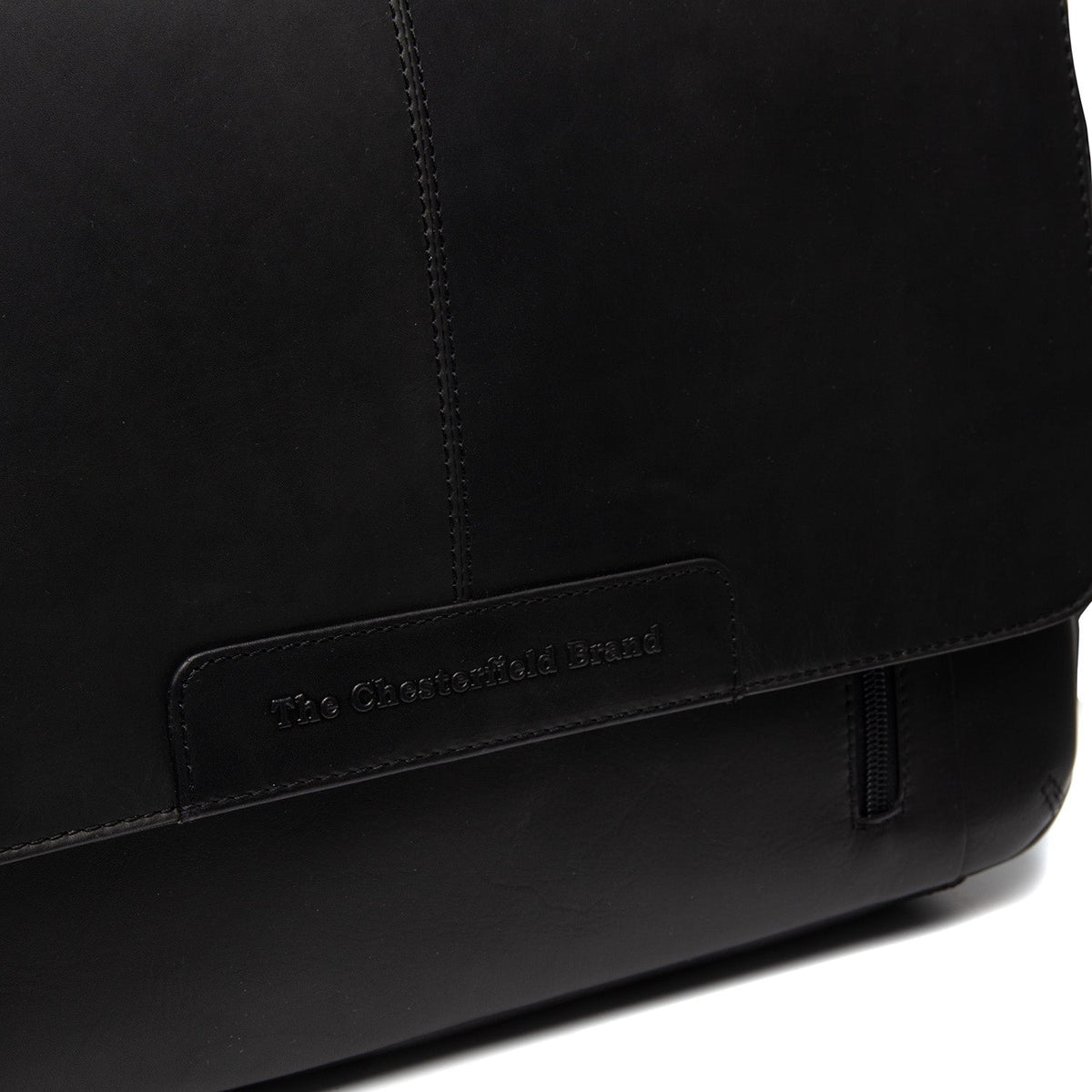 
Sisäpuolen näkymä Showing Dedicated Padded Laptop Sleeve & Multi-Compartment Organization