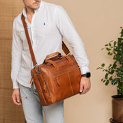 Ryan Full-Grain Leather Laptop Bag Miehille – alternate product view 3