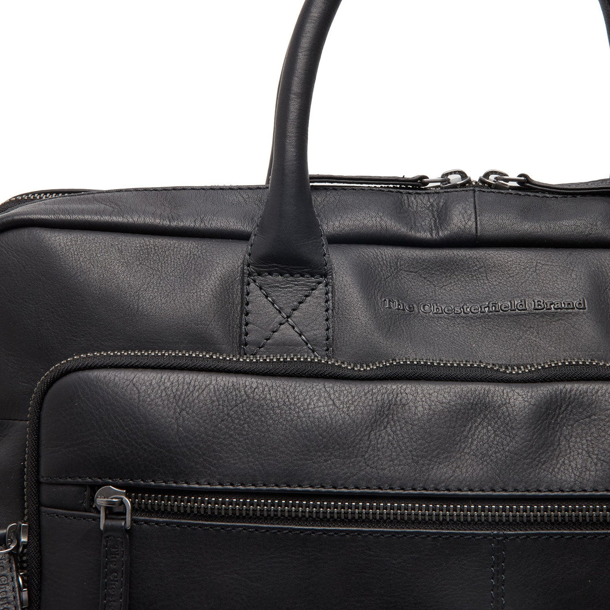 
Sisäpuolen näkymä Showing Dedicated Padded Laptop Sleeve & Multi-Compartment Organization