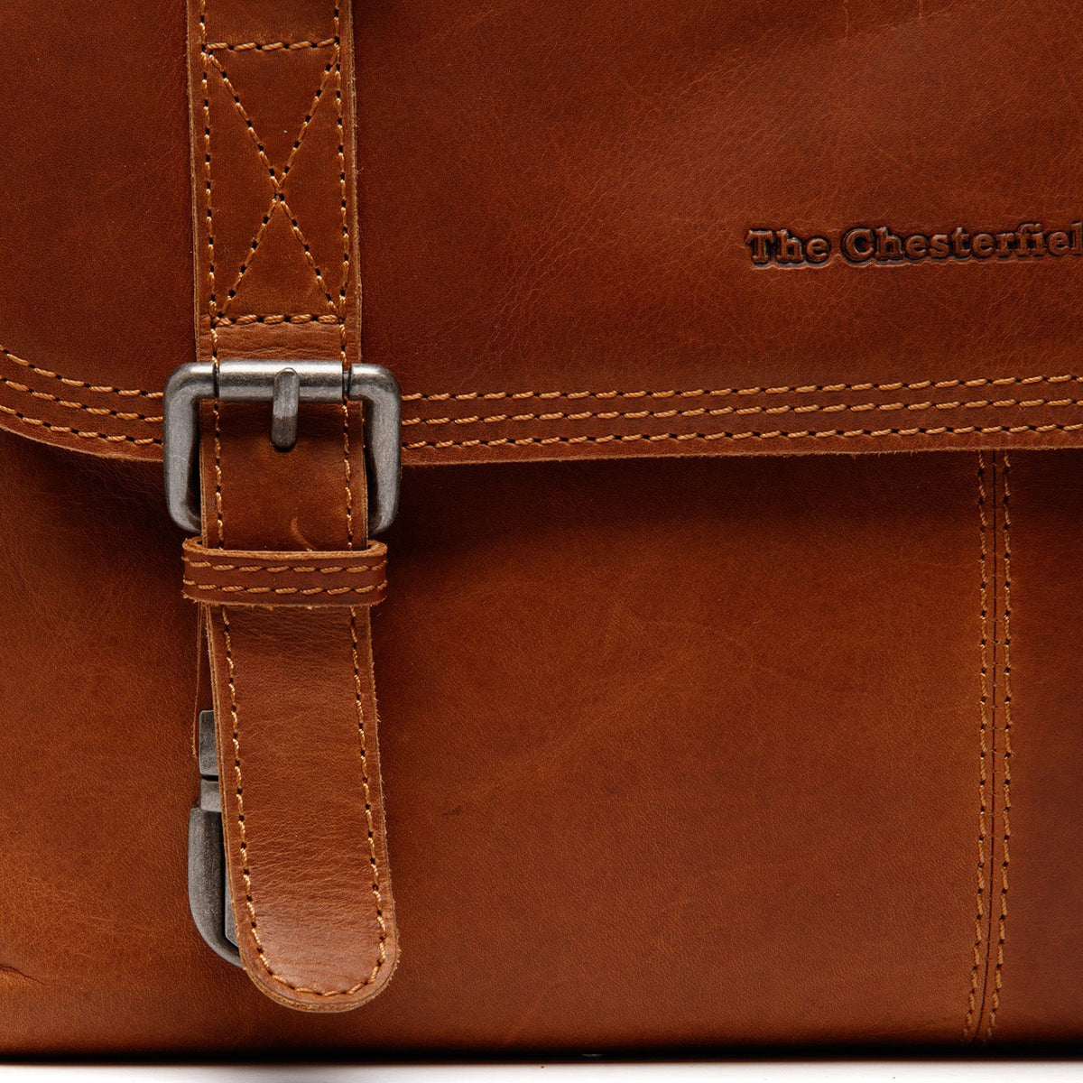 Solid Antique Brass Hardware &amp; Heavy-Duty Dual Zipper Detail on Veneto Full-Grain Leather Laptop Bag Naisille