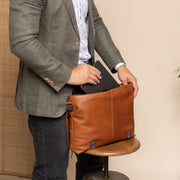 Veneto Full-Grain Leather Laptop Bag Naisille - Structured Side Profile Showing Gusset Depth &amp; Expansion Capacity