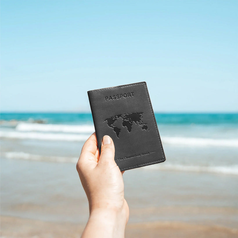 Leather Passport Case Naisille