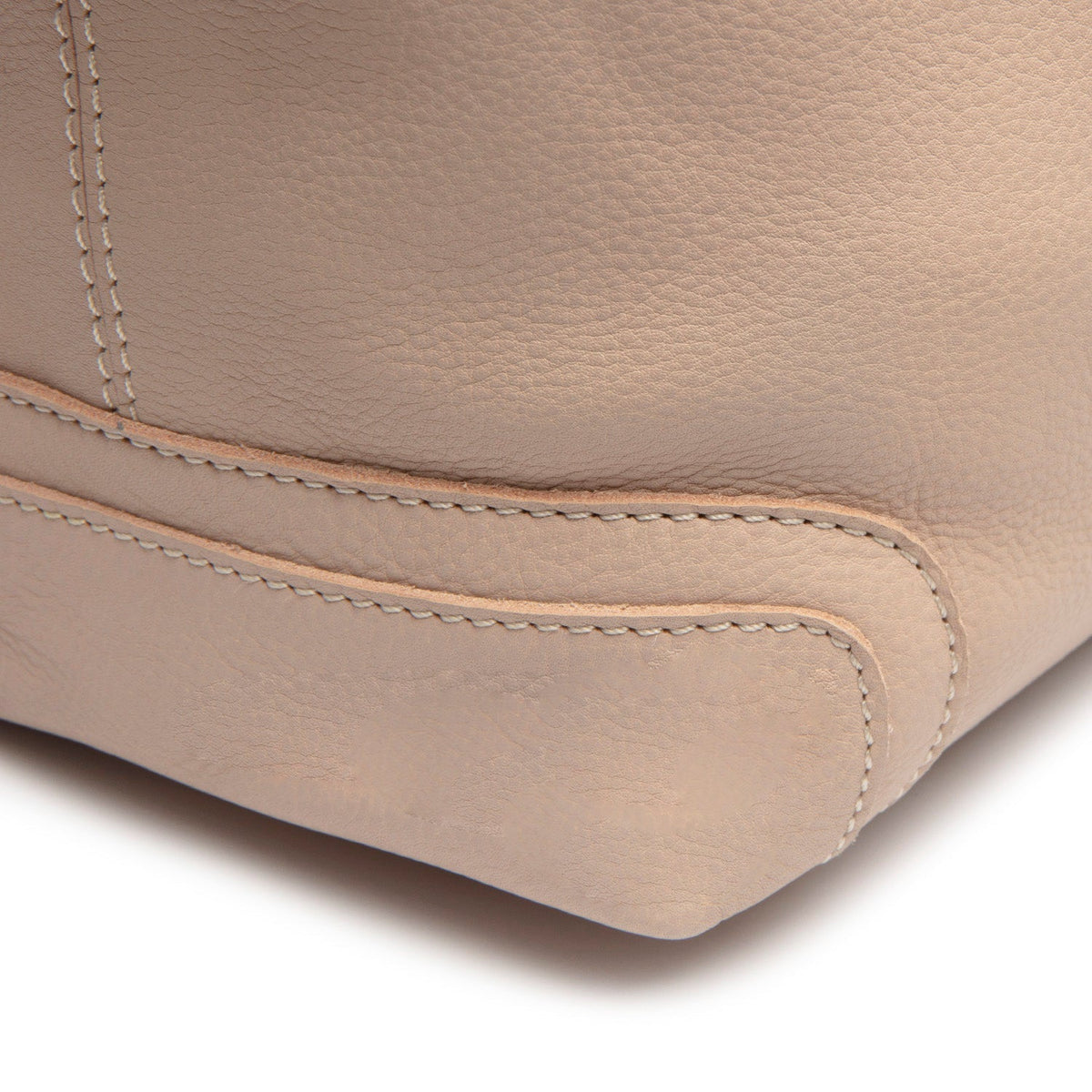 Solid Antique Brass Hardware &amp; Heavy-Duty Dual Zipper Detail on Astero Full-Grain Leather Shoulder Bag Naisille