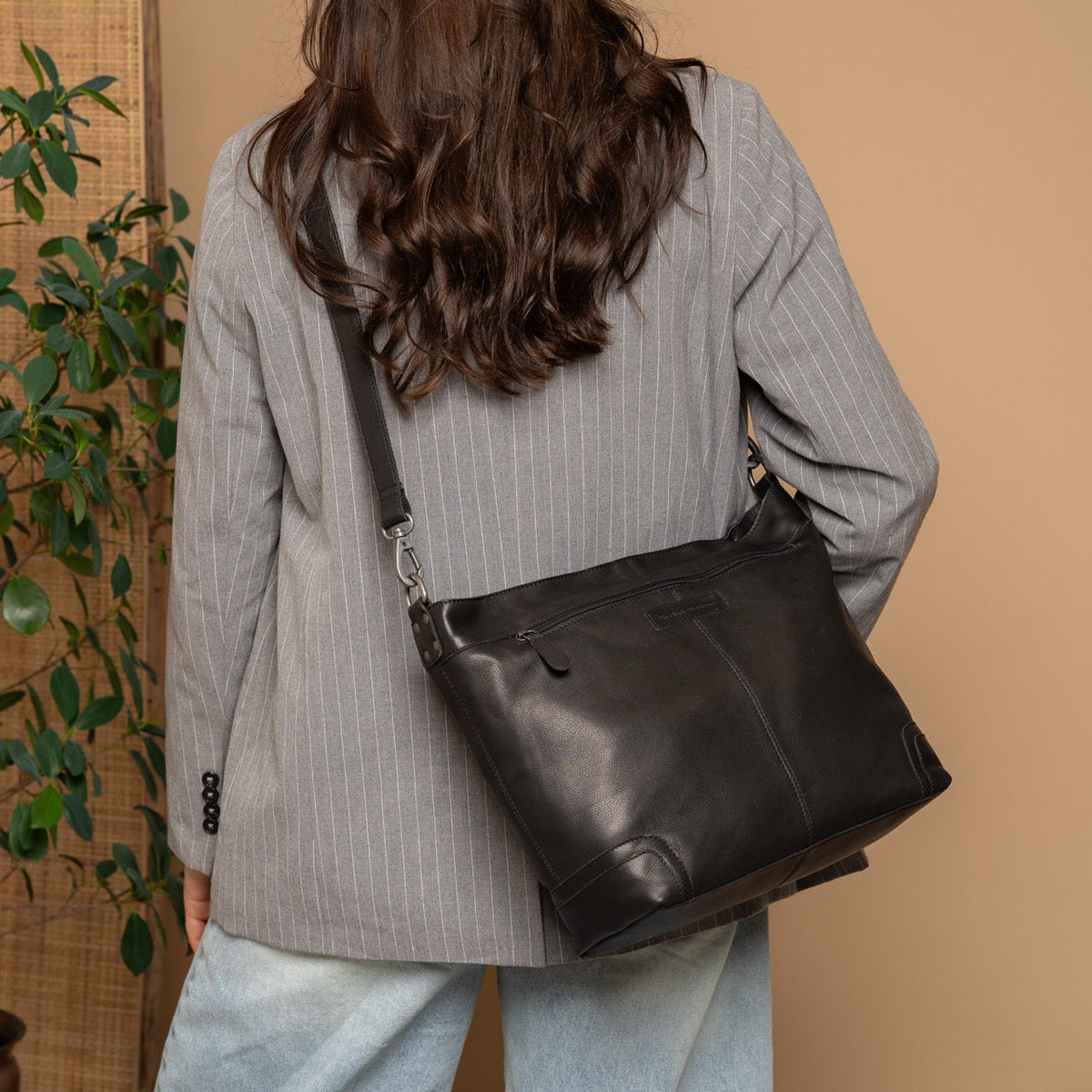 Astero Full-Grain Leather Shoulder Bag Naisille – alternate product view 2