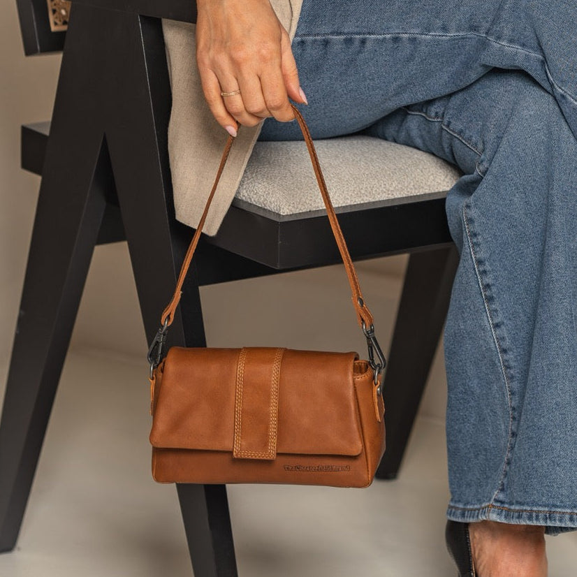Clifden Full-Grain Leather Shoulder Bag Naisille – alternate product view 2