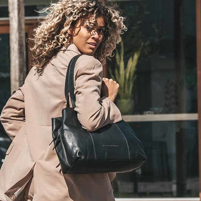 Gail Full-Grain Leather Shoulder Bag Naisille