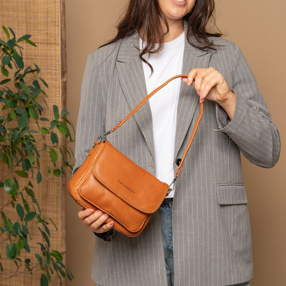 Miloa Full-Grain Leather Shoulder Bag Naisille – alternate product view 3