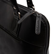 
Sisäpuolen näkymä Showing Dedicated Padded Laptop Sleeve & Multi-Compartment Organization
