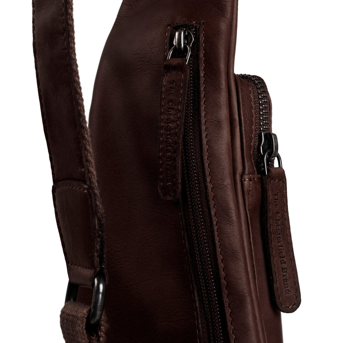 Brown Leather Sling Bag Logan Naisille, detail view 1