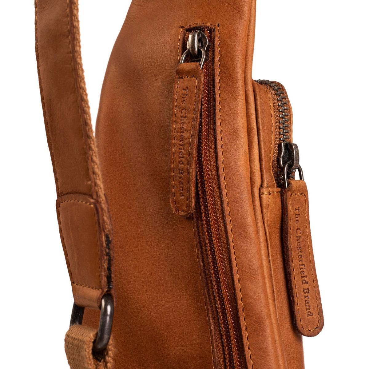 Cognac Leather Sling Bag Logan Naisille, detail view 3
