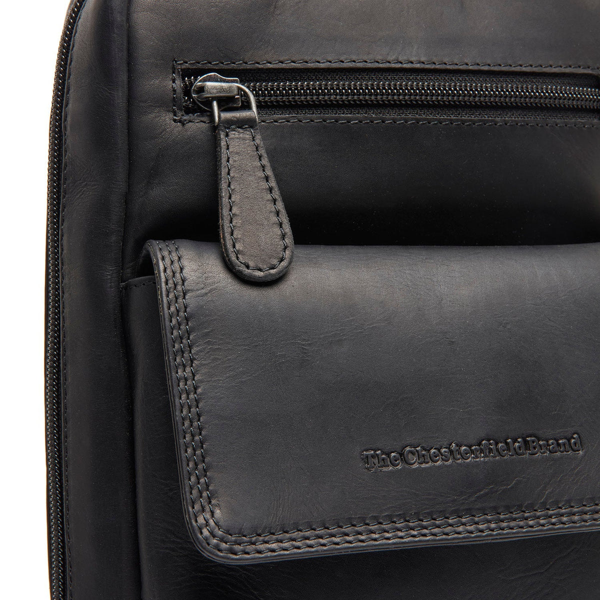 Leather Sling Bag Turelle Naisille - Structured Side Profile Showing Gusset Depth &amp; Expansion Capacity
