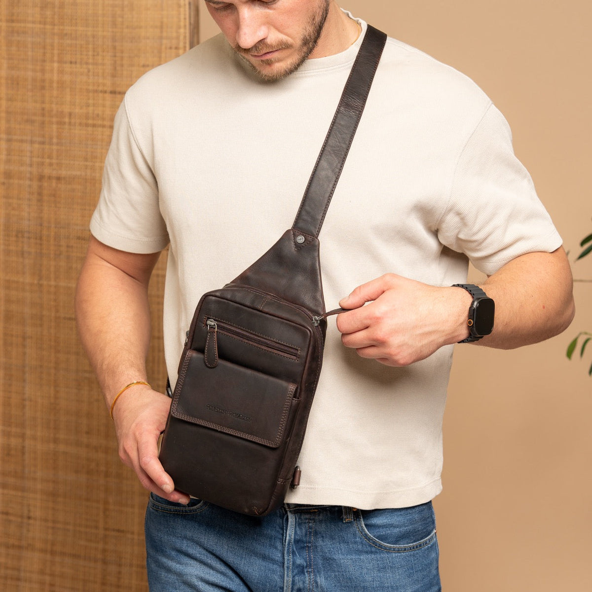 Leather Sling Bag Turelle Naisille – alternate product view 2