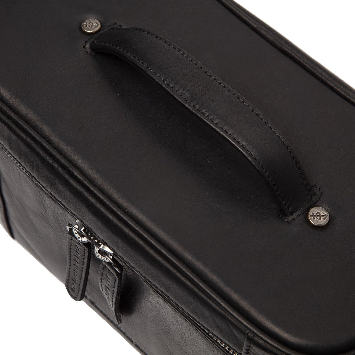 Close-Up Detail of Classic Collar &amp; Heavy-Duty Zipper Hardware on Limone Full-Grain Leather Toiletry Bag Naisille