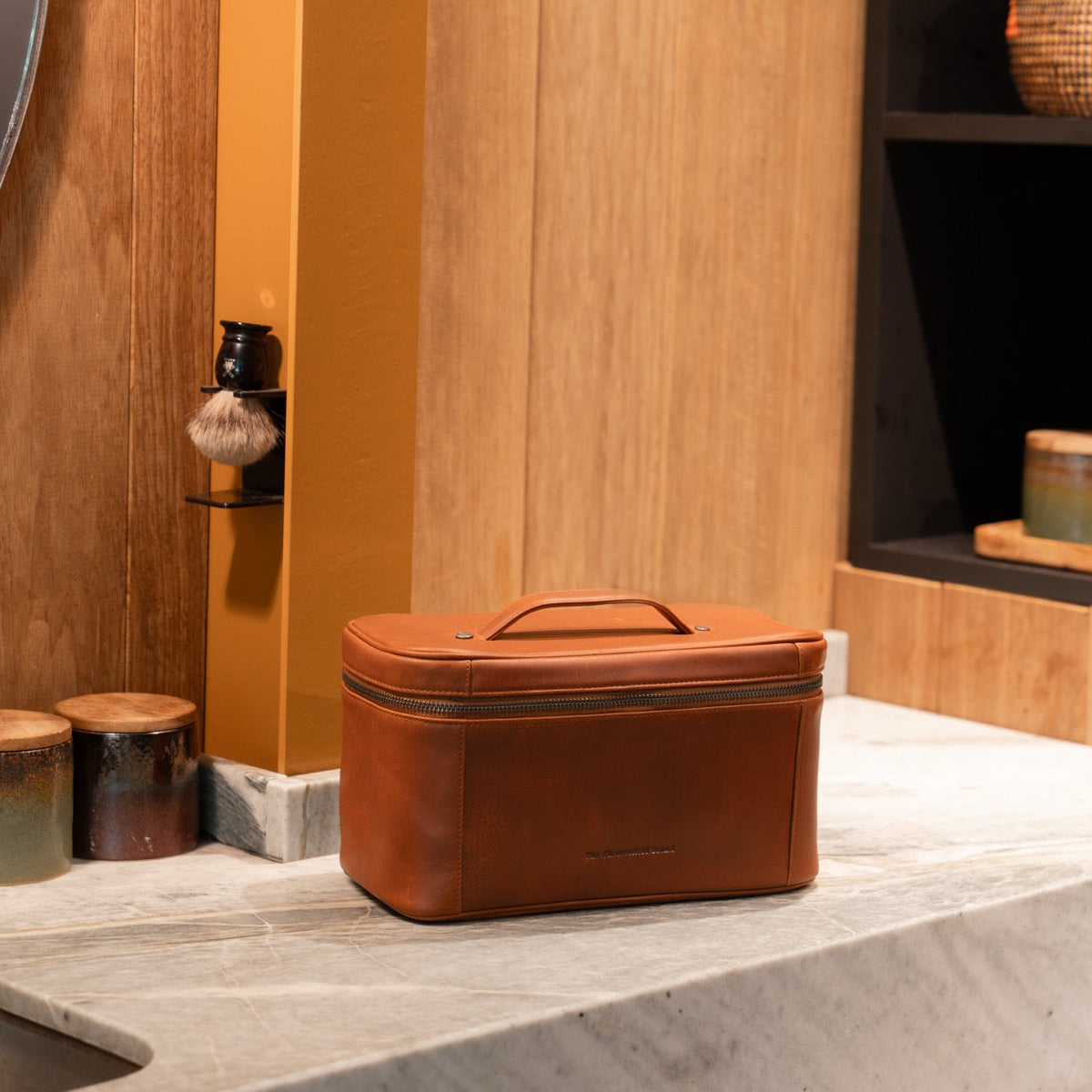 Limone Full-Grain Leather Toiletry Bag Naisille – alternate product view 2