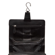 
Yksityiskohtainen lähikuva of Classic Collar & Heavy-Duty Zipper Hardware on Rosario Nahkainen toilettilaukku