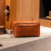 Trevia Full-Grain Leather Toiletry Bag Naisille – alternate product view 2