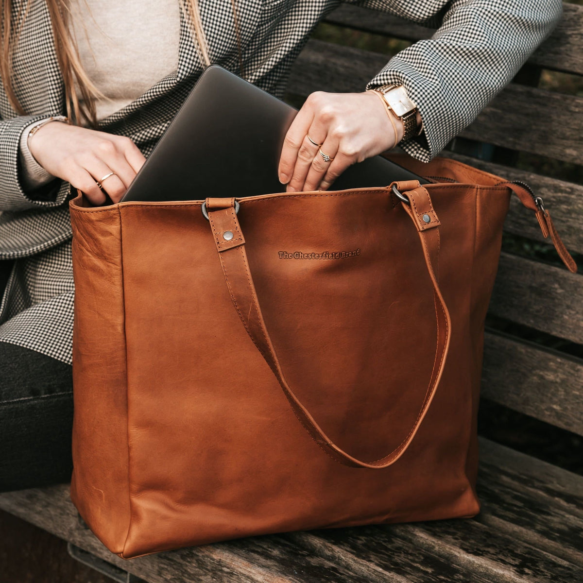 Berlin Full-Grain Leather Tote Bag Naisille – alternate product view 2