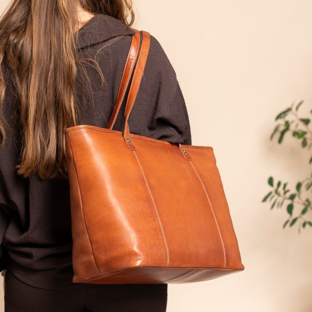 Ferrera Full-Grain Leather Tote Bag Naisille – alternate product view 2