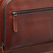 Close-Up Detail of Classic Collar &amp; Heavy-Duty Zipper Hardware on Leather Trolley San Marino Naisille