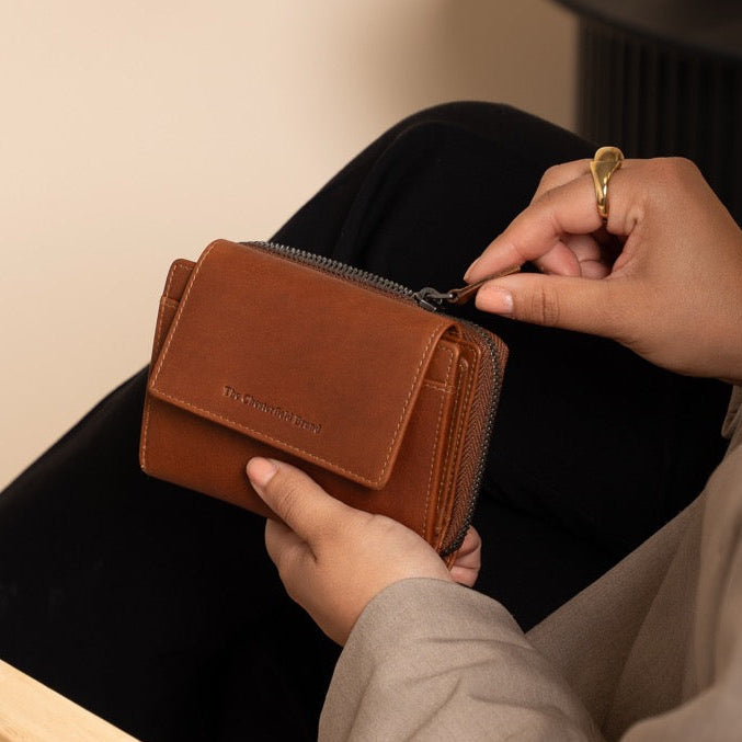 Ascot Full-Grain Leather Wallet Naisille – alternate product view 2