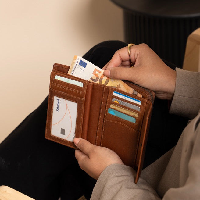Ascot Full-Grain Leather Wallet Naisille – alternate product view 3