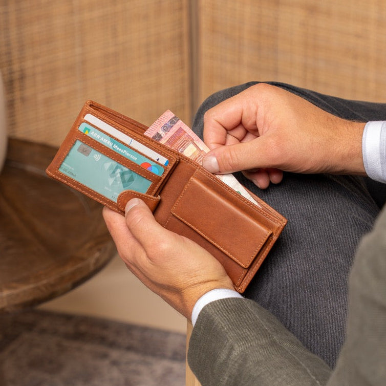 Marvin Full-Grain Leather Wallet Miehille – alternate product view 3