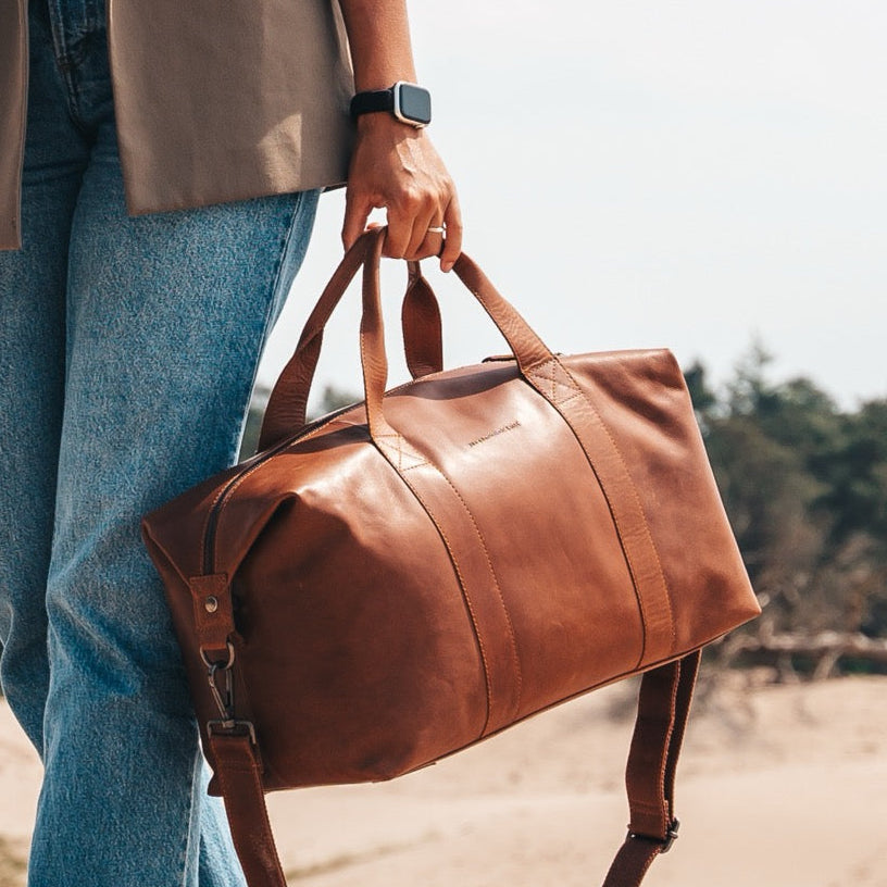 Conor Full-Grain Leather Weekender Bag Naisille – alternate product view 2