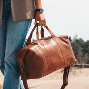 Conor Full-Grain Leather Weekender Bag Naisille – alternate product view 2
