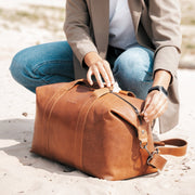 Conor Full-Grain Leather Weekender Bag Naisille – alternate product view 3